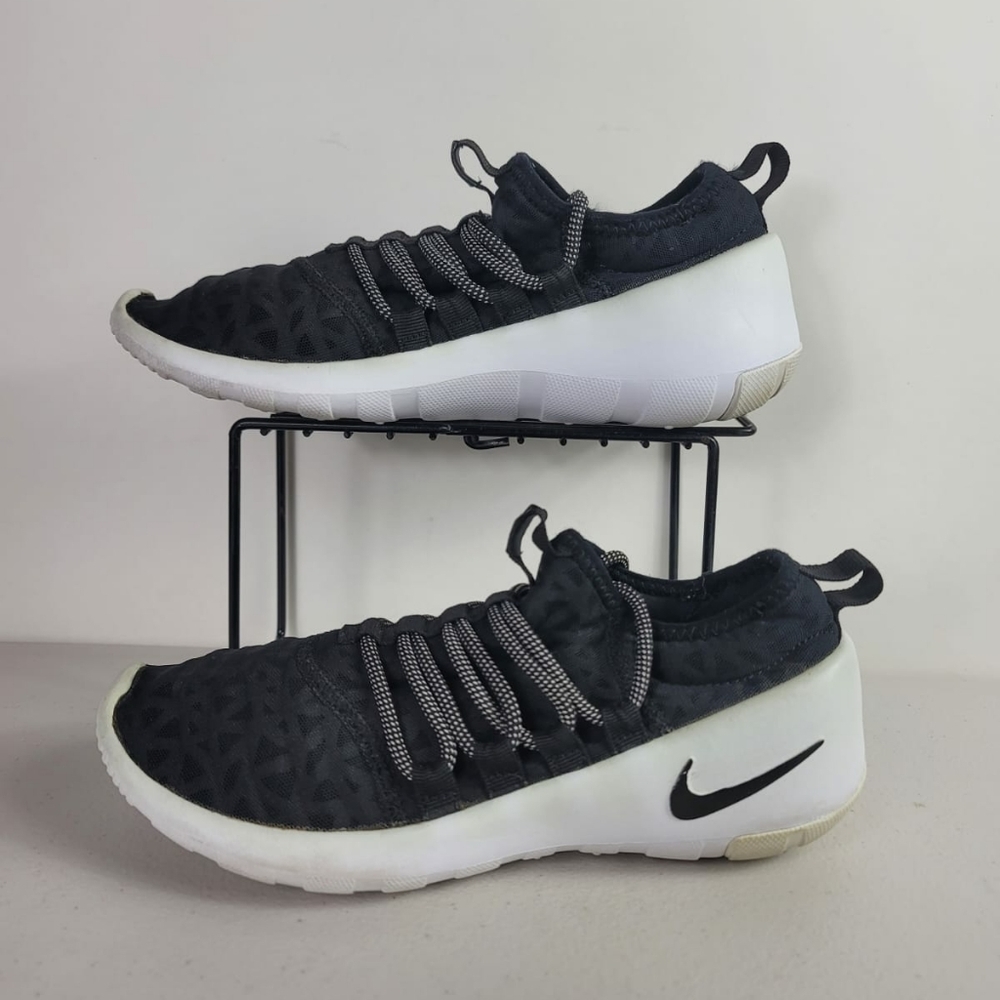Nike Payaa W Woman's Training Sneakers Black White US 7